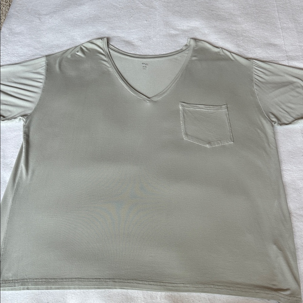 Kyte Baby Women’s Short Sleeve V Neck Bamboo Beige Pocket T-Shirt  XXL